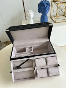 Accessories Packaging & Organizers 18K Gold Chain Square Circle Business Pendants bangle jewelry Jeweled Cufflinks western head box case trunk suitcase briefcase