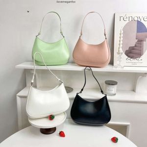 designväska cleo väska hobo väskor handväskor klassiska kvinnor axelväska underarm crossbody tygväskor svarta caprese väskor mode kopplingar för kvinnor rosa grön svart aaaaa