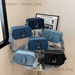 Väskor 2024 Spring/Summer New Camera Personlig Tassel Denim Wide Strap Small Square Light Luxury One Shoulder Crossbody Bag For Women T240116