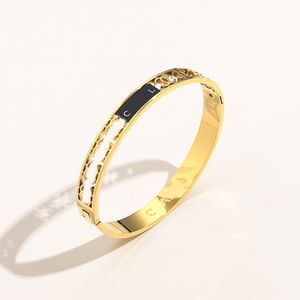 Luxury Fashion Designer Bangle for Men and Women High Quality Letter Jewelry Accessory Unique Styles Perfect for Anniversary and Special Occasions ZZZ