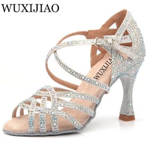 WUXIJIAO SILVER BLUE RHINESTONE LATIN DANSKOR Kvinnor Salas Ballroom Shoes Pearl High Heel 9cm Waltz Software Shoes 240117