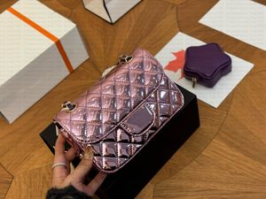 Fashionabla patentläder glansiga kvinnor crossbody väska med diamantmönster äkta läder klassisk klaffväska CF Designer väska