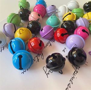 Candy Color 22mm färgad liten rund klocka DIY PET Bell Keychain Accessory Christmas Metal Bell Pendant P234