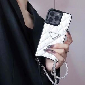 Capa de telefone de luxo para iphone 15 14 13 12 11 Pro Max, designer de moda elegante couro feminino à prova de choque capa traseira fina com alça de pulso corda