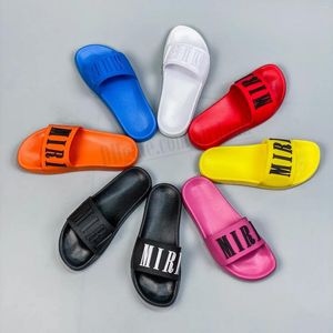 슬리퍼 2024 디자이너 슬라이드 여성 남성 샌들 플립 플롭 플랫 슬라이드 캐주얼 신발 해변 크기 36-45