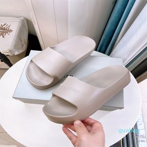 2024 مصممة فاخرة للنساء النعال الأزياء PU Soled Sandals حجم 35-42