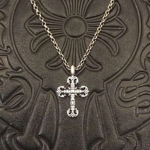 2024 Designer Brand Cross Ch Necklace For Women Luxury Chromes Croquet Flame Mens Hip Hop Old Sweater Chain Heart Men Classic Jewelry Pendant Neckchain 9kpt