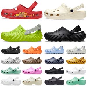 Klassisk Salhe Bembury Croc Echo Clog Slog Slides Platform Sandaler Famous Designer Women Free Frakt Slippers Charms Pink All Black Colorful Mens Shoes DH Gate