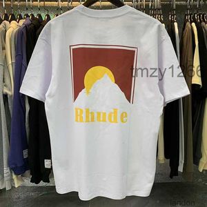 Homens camisetas Rhude Sunset T-shirt com padrão de montanha nevada americano solto homens verão casal manga curta jlnh