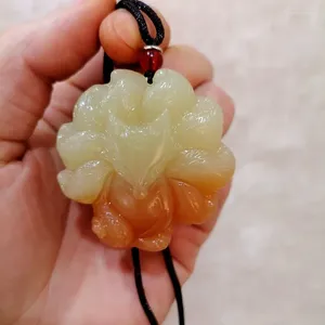 Hängen Natural Beige Hand snidade nio Tailed Jade Pendant Fashion Boutique Jewelry Men and Women's Necklace Presenttillbehör