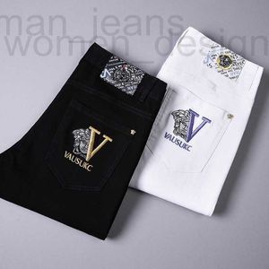 Erkekler Kot Tasarımcı İlkbahar ve Yaz 2024embroidered Jeans Erkekler Kore İnce Fit Ayakları Elastik Moda Avrupa Pantolon M74L