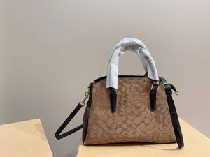 Bola versátil clássica Darcie Bolsa de alta qualidade Designer de luxo Mulher Bolsa Crossbody Moda Moda Satchels Lazer Bolsa de Viajante Estilo Estreado Bolsa muito Prática