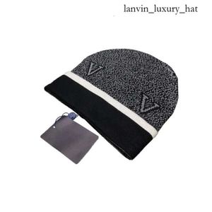 Fashion Trend Brand Men Designers Bonnet Winter Luxury Louiseities Beanie Viutonities Knitted Wool Hat Designer Plus Velvet Cap Thicker Winters White Fox Hats 7735