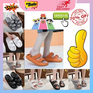 Designer Casual Platform Slides tofflor Män Kvinna Anti Slip slitstarande lätt vikt andningsbara låga supermjuka sulor Flat Summer Beach Slipper