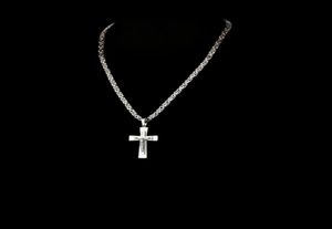 Katolska Crucifix Pedant Halsband Guld rostfritt stål halsband Tjock långhalsfria unika manliga män modesmycken Bibelkedja Y2658256