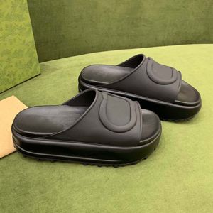 Pantofole firmate con fondo spesso Sandali con zeppa in gomma morbida moda per le donne Ragazze pantoufle miami Scarpe estive da spiaggia Sandali con plateau Ciabatte Sandali