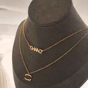 Berömd modedesigner 18K Gold Plated Crystal Rhinestone Pendant Brand Necklace For Women Letter Halsband smycken Tillbehör 20Style