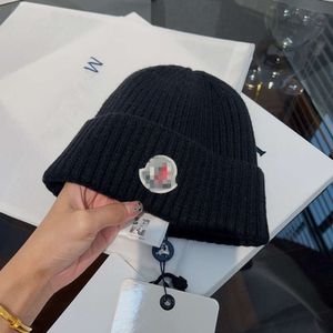 Moda Tasarımcı Şapkaları Erkek ve Kadınlar Beanie Sonbahar/Kış Termal Örgü Şapka Kayak Markası Bonnet Yüksek Kaliteli Ekose Kafatası Şapkası Lüks Sıcak Kap Örme Şapka M0031