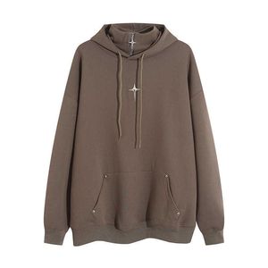 Höghalsad hoodie för män Trendiga varumärke Enkel och personlig metalldekoration vibe Autumn Winter Long Sleeped