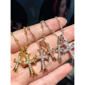 2024 Designer Brand Cross Ch Necklace for Women Luxury Chromes High Men Gold-plated Red Style Heart Classic Jewelry Fashion Pendant Neckchain Sweater Chain V4eb