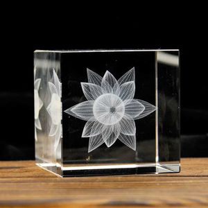Konst och hantverk 1pc 50mm3d lasergraverad Crystal Cube Carving Lotus Home Ornament Desktop Decoration Diy Lighting Display Creative Craft Gift YQ240119