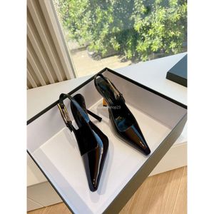 Head Lady Pump Saiint Lourent Metal High Heel Shoe Designer Iron 24 New Square Headed Buckle Water Diamond Shoes Belt Sandaler Park samma stil tunt kvinnors slzh