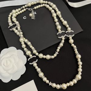 Hängselhalsband Elegant Pearl Chain Boutique Designer med Box Fashion Style Gift Jewelry Design Charm Pendant Necklace For Women