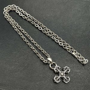 2024 Designer Brand Croce CH Collana per le donne di lusso Chromes Piazza Fiamma Argento Mens Hip Hop Cuore Uomo Classico Gioielli Moda Ciondolo Neckchain 5Z94