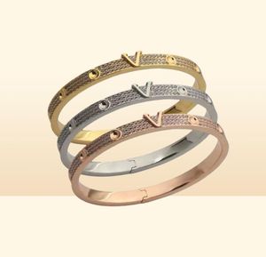 2022 braccialetto di polsino di cristallo pieno di diamanti di moda di lusso per le donne braccialetto di design classico di marca High End in acciaio inossidabile 316L Ele4043992
