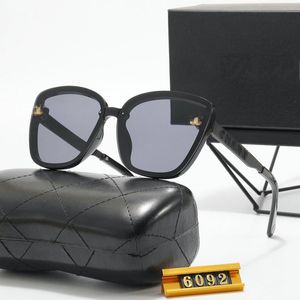 Yeni Moda Güneş Gözlüğü Kadın Marka Tasarımcısı Güneş Gözlükleri Kadın Popüler Renkli Vintage Gözlük UV400 Oculos de Sol