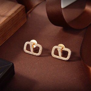 Orecchini a V Orecchini in oro Designer per donna Moda Lusso Vlogo Marchio Lettera Stud Orecchini di perle Ragazze Orecchini a bottone Matrimoni