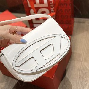 Number 5821 2023 New Versatile Underarm Unique Design Spicy Girl Bag Half Moon Mirror Handbag for Women