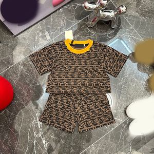 Barns t-shirt set Summer Kids Pullover Kort ärm shorts f Full Print Letters Two-Piece Set kläder för BPY Girls Wear CSD2401191-6
