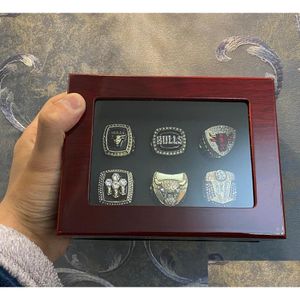 Solitaire Ring 6Pcs Chicago Basketball Team Champions Championship Ring Set With Wooden Box Souvenir Men Women Boy Fan Brithday Gift Dhrcp