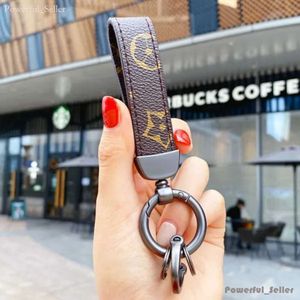 Luxury Men Buckle Leather PU Leather Keychain Business Gift Leather Key Chain Men Women Car Key Strap Waist Wallet Designer Keychains Husband Sailormoon 1804