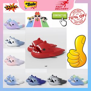 Designer Platform Shark Slides tofflor Män Kvinna Anti Rainbow Fashion Slip Wear-Resistant Light Weight Breattable Low Cut Super Soft Sandals Flat Slipper