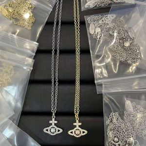 Viviance Cross Full Diamond Saturn Necklace Women's Fashion Versatile CollarチェーンアクセサリーデザイナーJeweler Westwood for High Quality Holidayギフト