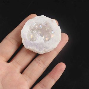 Konst och hantverk 1PC RAW Natural Agate Quartz Geode Healing Gemstone Ornament Witchcraft Crystal Cluster Mineral Exempel Energy Stone Decor YQ240119