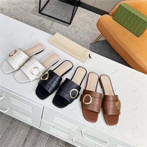 2024 neueste hochwertige flache Hausschuhe Marke Luxus Designer Frauen Sommer Sandalen echtes Leder bequeme Schuhe weibliche Kleid Slides Metallschnalle große Größe 43