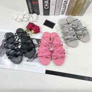 Sandały designerskie Kapcie Kapcie kameliei Flip Flip Flops Beach Buty Basen Kapcieczki Chanelace Damskie Flasy