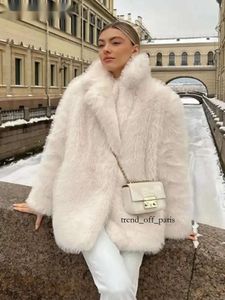 女性の毛皮のフェイクファー冬のふわふわしたフェイクファーロングジャケットコート女性ゆるいラペルロングスリーブ厚い温かいコート女性贅沢なファッションレディオーバーコートデザイナーコート527
