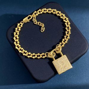 2024 women fashion cute lovely gold thick stainless steel chain high quality diamonds knock Pendant bracelet