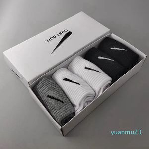 Sockmens grossiststrumpor Sport Socks Fashion Womens Premium Cotton Classic Letter Breattable 100% Pure Cotton Basketball Football Outdoor Present Box NK