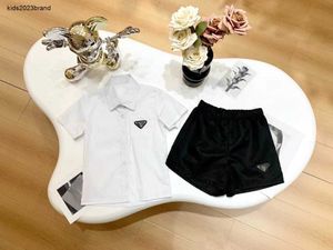 Nya babybanor Designer Girls Dress Suits Storlek 100-150 Barn Kort ärm Lapel Shirt Black Short Kjol and Shorts Jan20