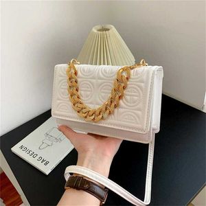 Number 5821 Bag Women's New Fashion Trend Simple One Shoulder Crossbody Chain Portable Small Square Embossed Commutercode