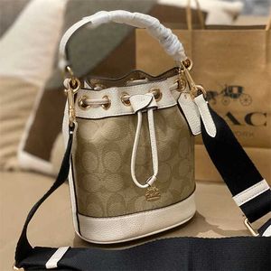 Olay Classic Buck Mini Bir Omuz Crossbody Çanta Çekme El çantası 1698