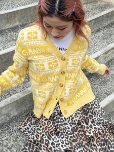 Kvinnors stickor estetiskt brev Jacquard Cardigan Kvinnor Autumn Clothes Wool Fashion Sweater Korean Style Jumpers Sweates Tops Kvinna