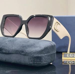 Nuovi occhiali da sole europei e americani transfrontalieri, occhiali da sole a forma di G da donna alla moda con protezione solare, occhiali da sole popolari di fascia alta alla moda 6040