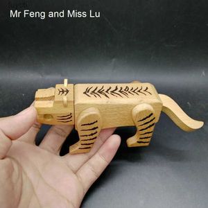 Arts and Crafts Kong Ming Lock Wooden Tiger Toy Simple Game Kid YQ240119