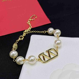 Łańcuch luksusowy projektant Pearl Bracelets for Women 18K Gold PlATED PRAWIDŁOWE MARKA MODA MODY MASID Mosiężne Prezenty Prezenty Family Para z wytłoczonym znaczkiem